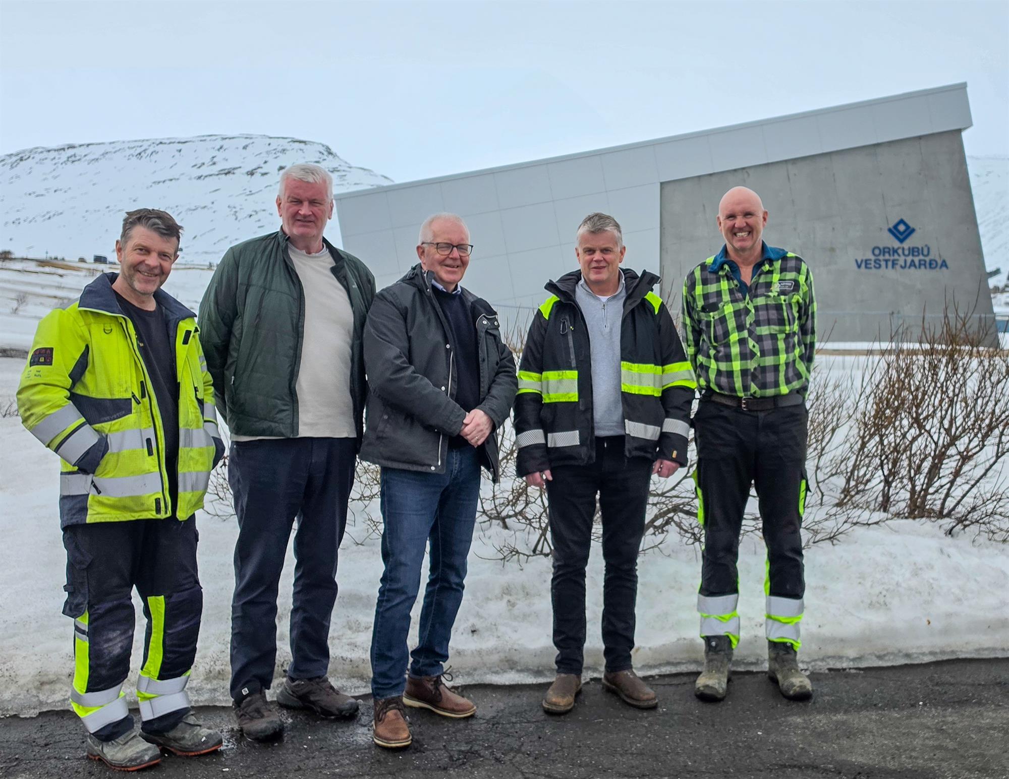 Við aðveitustöð á Ísafirði.jpg Við aðveitustöð á Ísafirði.jpg